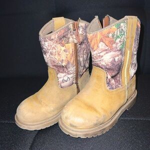 Magellan Outdoors Kids' Boone Realtree Edge Boots SIZE 10